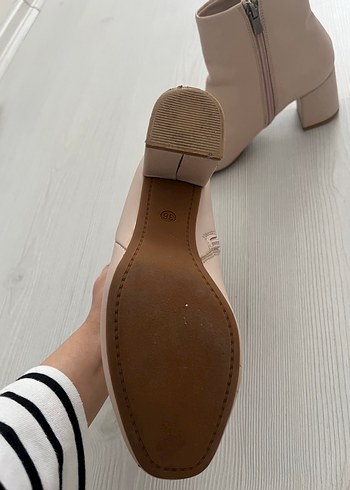 Bej Kadın Topuklu Bot - Görsel 2