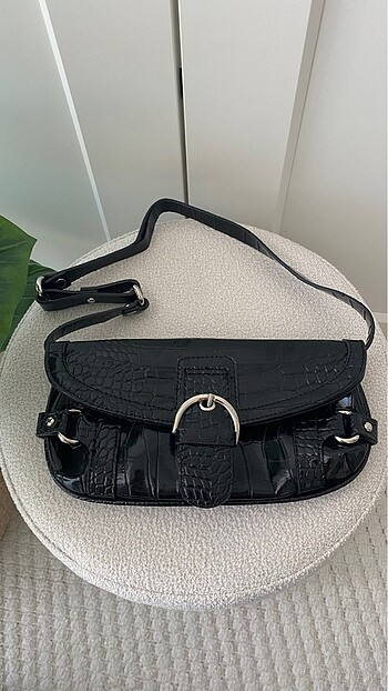Diğer Stradivarius model çanta