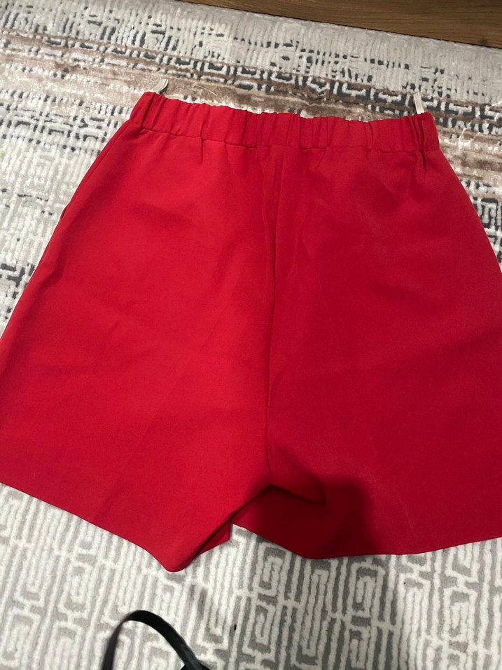 Kadın Kırmızı Yüksek Bel Mini Şort - Görsel 2