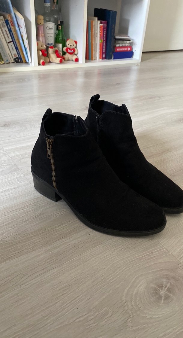 Siyah Süet Kadın Dolgu Topuklu Bot - Görsel 2