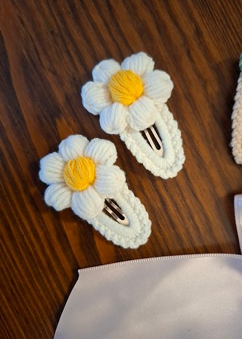 Beyaz Çiçekli Bohem Çocuk Saç Tokası - Görsel 3