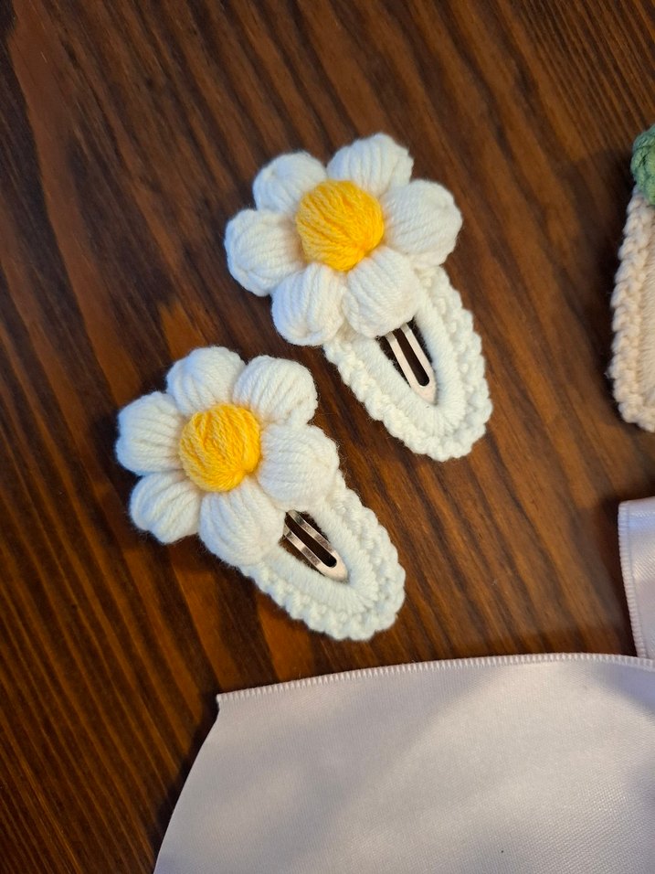 Beyaz Çiçekli Bohem Çocuk Saç Tokası - Görsel 3