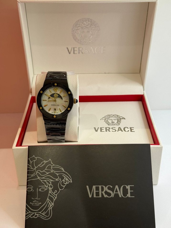 Versace Altın Renkli Kadın Kol Saati - Görsel 3