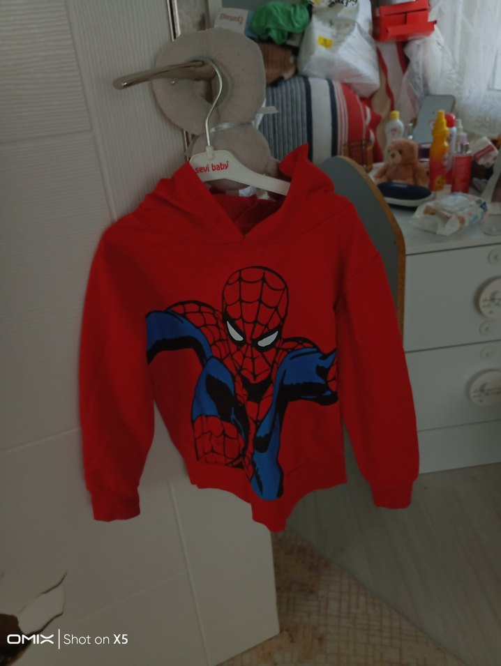 Kırmızı Kapüşonlu Erkek Çocuk Sweatshirt - Görsel 2