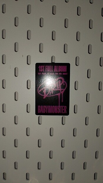 1 adet baby monster Rami lomo kart - Görsel 2