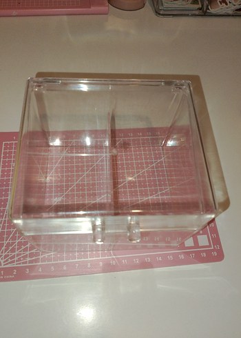 Ikea Şeffaf iki bölmeli Organizer Kutusu(sadece bir çizik hasari var)