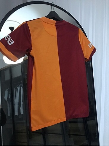 s Beden kırmızı Renk Orjinal GS forması