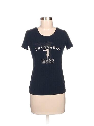 Diğer T-shirt %70 İndirimli.