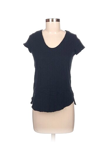 Diğer T-shirt %70 İndirimli.