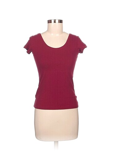 Diğer T-shirt %70 İndirimli.