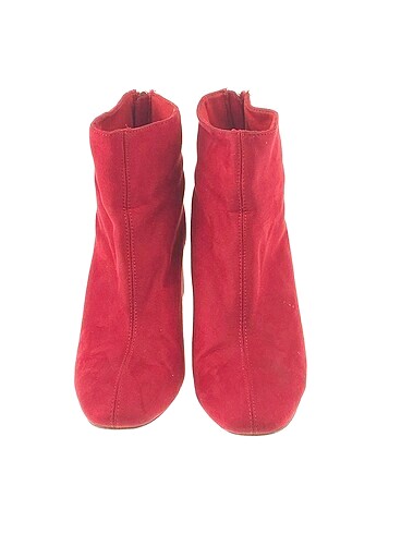 38 Beden Stradivarius Bot %70 İndirimli.
