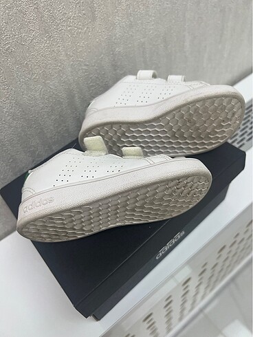 23 Beden Adidas çocuk ayakkabı