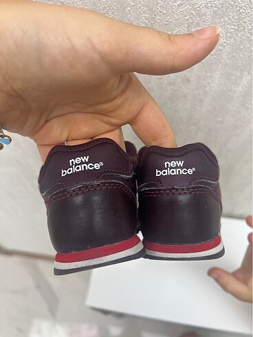 23 Beden kırmızı Renk New balance çocuk ayakkabı