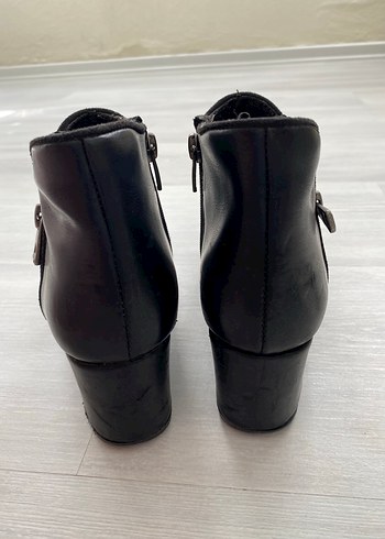 36 Beden siyah Renk Kadın Siyah Deri Dolgu Topuklu Bot
