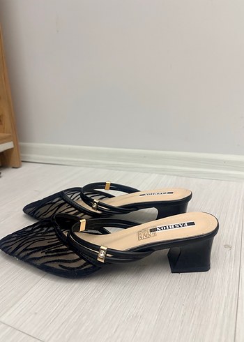 Shein siyah sivri burun topuklu ayakkabı - Görsel 3