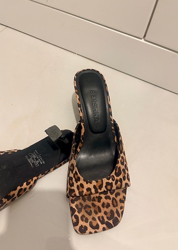 Bershka Leopar Desenli  Topuklu Kadın Terlik - Görsel 2