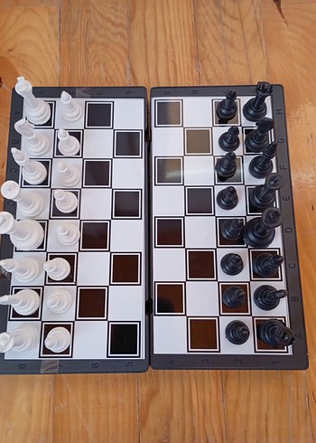 Katlanabilir Satranç Seti Beyaz ve Siyah