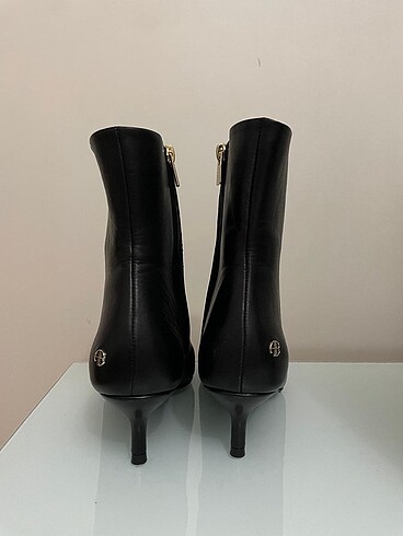38 Beden siyah Renk ZARA BOT