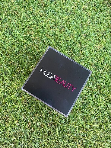 Beden Renk Huda beauty pudra