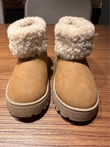Zara Zara İçi Tüylü 26 numara Süet Bot