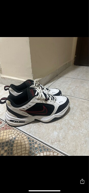 Nike air monarch