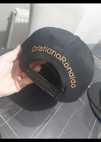 Siyah şapka altın işlemeli CR7 baskılı - Görsel 2