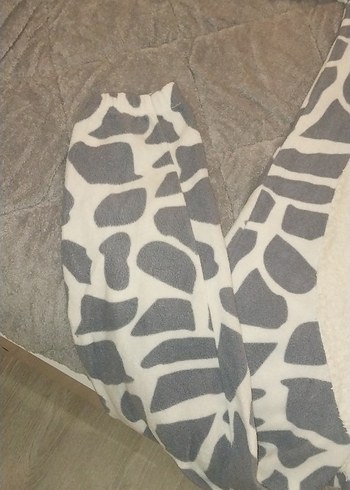 Gri Zebra Desenli Kürklü inek Kıyafeti - Görsel 4