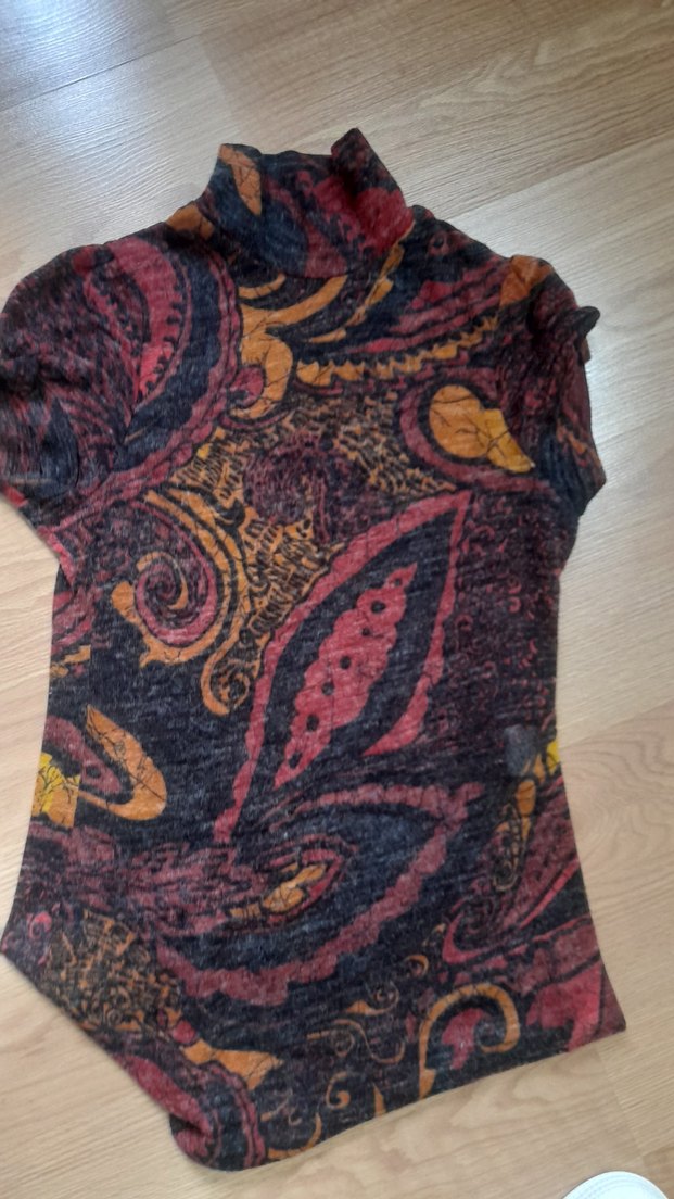 Bohem Desenli Kısa Kollu Boğazlı Bluz - Görsel 2