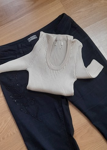 Siyah İşlemeli ve Payetli Midi Kadın Kot Pantolon - Görsel 4