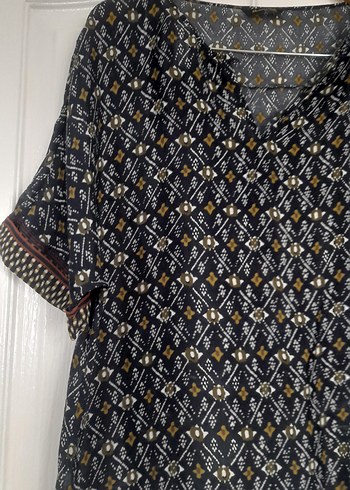 Bohem V Yaka Rahat Kesim Kadın Bluz - Görsel 2