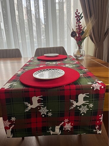 Beden kırmızı Renk Chrismas detaylı runner ve 4lü supla takımı