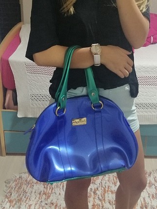 mavi parlak çanta