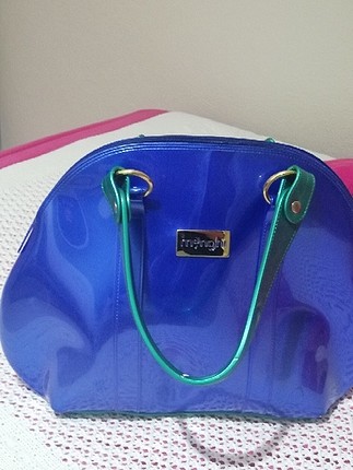 Diğer mavi parlak çanta