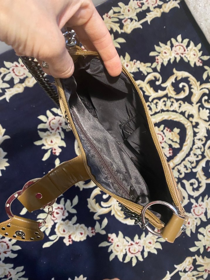 Zincir Detaylı Parlak Kahverengi Deri Kadın Çanta - Görsel 3