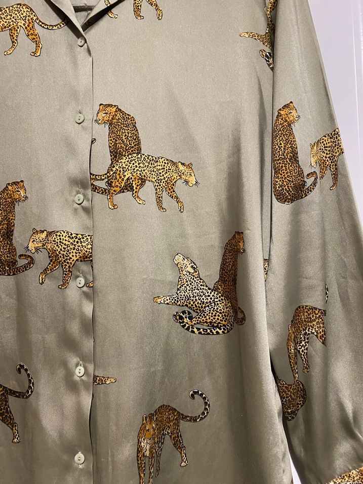 Düğmeli Leopar Desenli Kadın Gömlek - Görsel 3