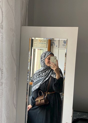 Siyah Kemerli Uzun Kollu Uzun Elbise - Görsel 4