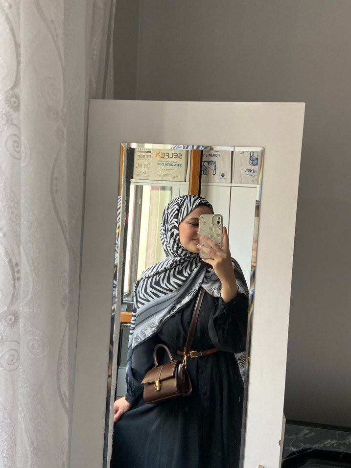 Siyah Kemerli Uzun Kollu Uzun Elbise - Görsel 4