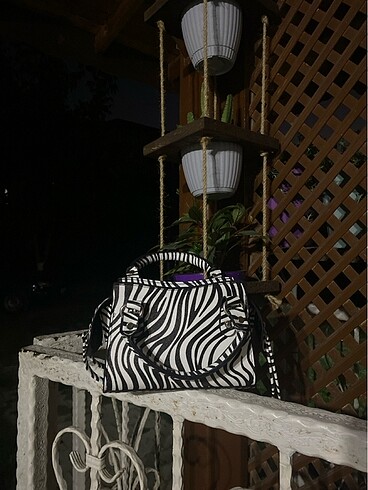 Zebra desenli çanta