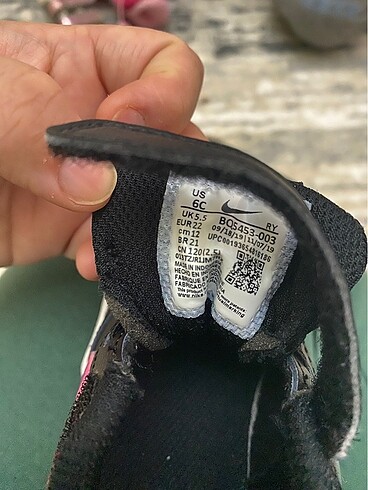 22 Beden siyah Renk Orjinal nike