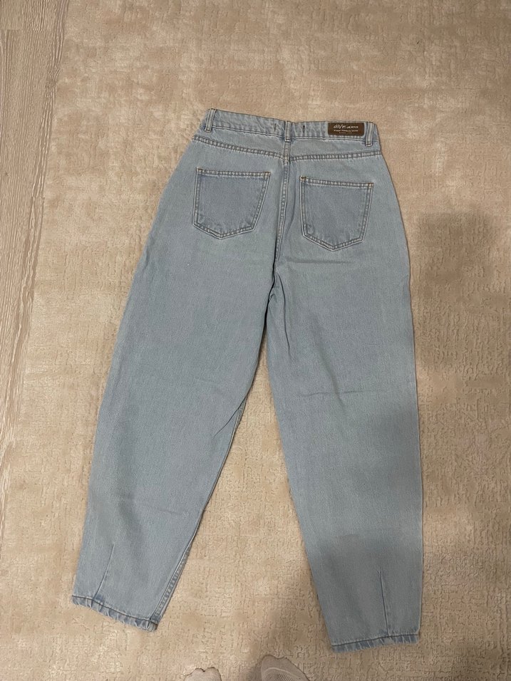 Açık Mavi Rahat Kesim Denim Jean — görsel 2/4