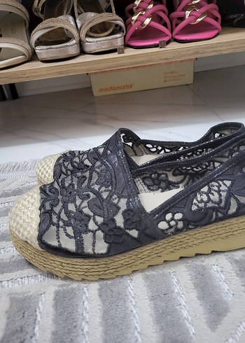 TOMS Siyah Nakışlı Örgü Dolgu Topuklu Espadril