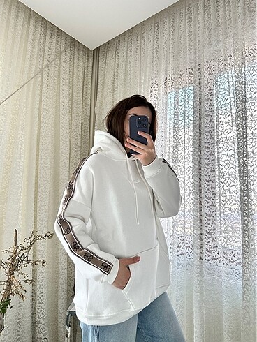 m Beden beyaz Renk Guess sweatshirt