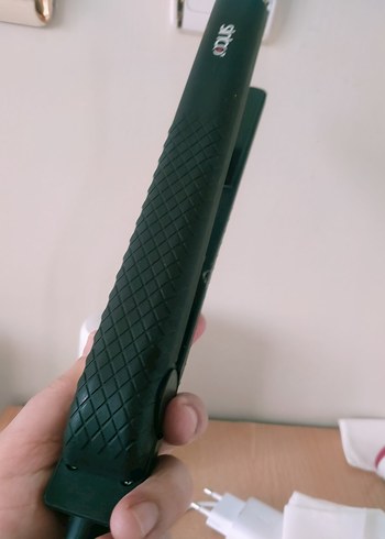 Siyah Saç Düzleştirici - Görsel 2