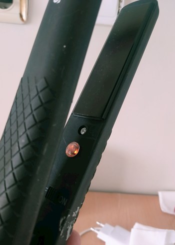 Siyah Saç Düzleştirici - Görsel 7