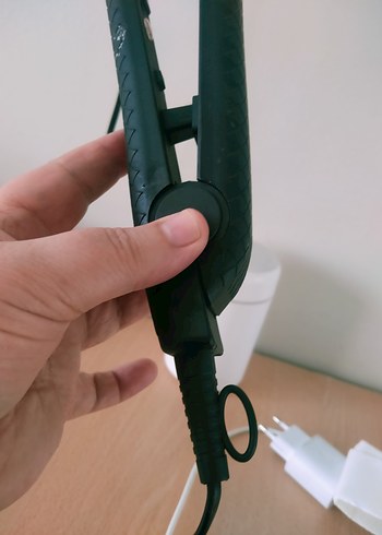 Siyah Saç Düzleştirici - Görsel 4