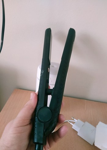 Siyah Saç Düzleştirici - Görsel 3