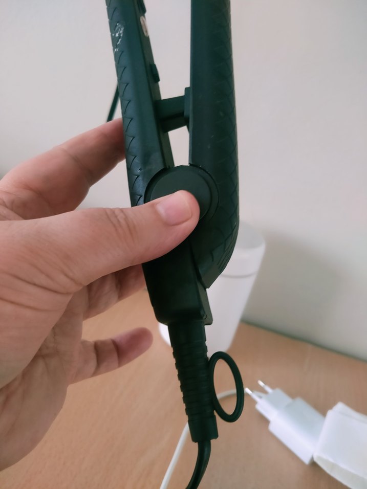 Siyah Saç Düzleştirici - Görsel 4