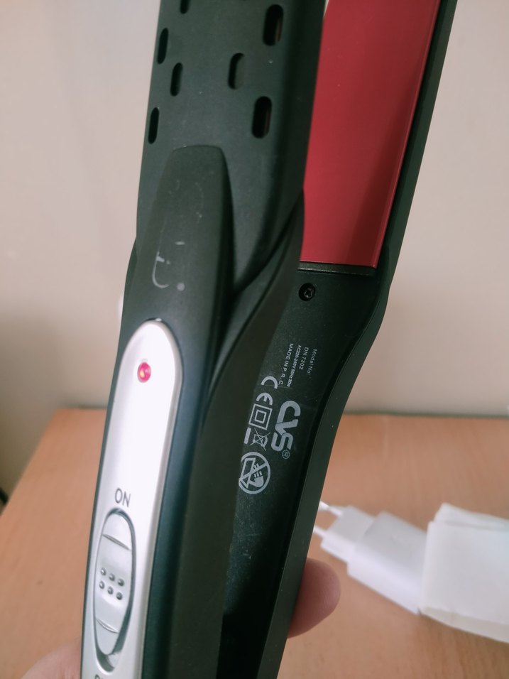 Kırmızı Saç Düzleştirici - Görsel 4