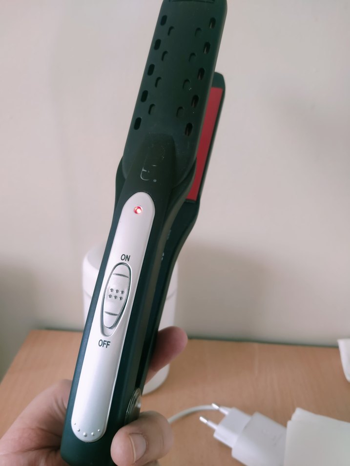 Kırmızı Saç Düzleştirici - Görsel 2