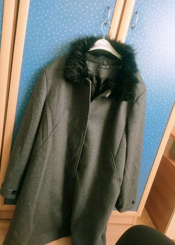 Siyah kürklü yakalı gri. kaşe kaban - Görsel 10